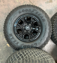 Load image into Gallery viewer, Set of 5 Used 17" '21-'26 Ford Bronco Sasquatch Black Rims 315/70R17 Goodyear LT