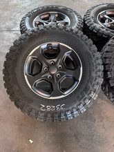 Load image into Gallery viewer, OEM '20-'26 Jeep Gladiator & Wrangler 17" Used Wheels on 285/70R17 Falken M/T LT
