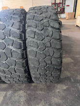 Load image into Gallery viewer, OEM '20-'26 Jeep Gladiator Wrangler 17" Used Wheels 255/75R17 BFGoodrich M/T LT