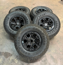 Load image into Gallery viewer, Set of 5 Used 17" '21-'26 Ford Bronco Sasquatch Black Rims 315/70R17 Goodyear LT