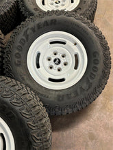 Load image into Gallery viewer, Set of 5 Used OEM 17" '21-'25 Ford Bronco White Wheels 315/70R17 Goodyear MT LT