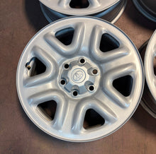 Load image into Gallery viewer, Set of 4 OEM Takeoff 18x7.5 '22-'26 Toyota Tundra Steel Wheels 42601-0C070 75275