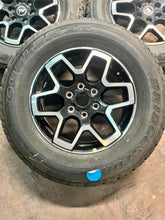 Load image into Gallery viewer, Set of 5 OE Used 18" '21-'24 Ford Bronco Rims on 255/70R18 Bridgestone Tires LT