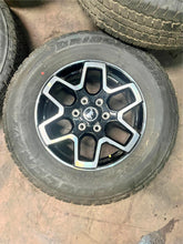 Load image into Gallery viewer, Set of 5 OE Used 18" '21-'24 Ford Bronco Rims on 255/70R18 Bridgestone Tires LT
