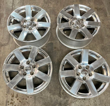 Load image into Gallery viewer, Set of Four Used '07-'25 Jeep Wrangler & Gladiator 18" Polished OEM Wheels 9115