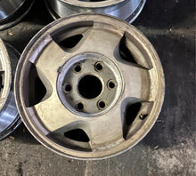 Load image into Gallery viewer, Set of Four Used OEM '92-'99 Chevrolet GMC C1500 K1500 16x7 Aluminum Wheels 5015