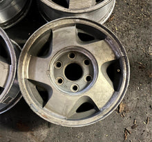 Load image into Gallery viewer, Set of Four Used OEM '92-'99 Chevrolet GMC C1500 K1500 16x7 Aluminum Wheels 5015