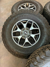 Load image into Gallery viewer, Set of Used 17" '21-'25 Ford Bronco Rims on 285/70R17 BFGoodrich TAKO2 Tires LT