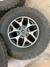 Load image into Gallery viewer, Set of Used 17" '21-'25 Ford Bronco Rims on 285/70R17 BFGoodrich TAKO2 Tires LT