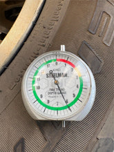 Load image into Gallery viewer, Set of Used OEM Polished '00-'25 GMC Sierra 1500 5917 Rims 275/60R20 Continental