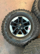 Load image into Gallery viewer, Set of 5 Used '07-'25 Jeep Wrangler Gladiator 17" Rims 35/12.50R17 Falken MT LT