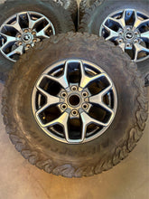 Load image into Gallery viewer, Set of x5 17" '21-'25 Ford Bronco OEM Wheels on 285/70R17 BFGoodrich TAKO2 LT