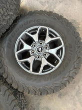 Load image into Gallery viewer, Set of Used 17" '21-'25 Ford Bronco Rims on 285/70R17 BFGoodrich TAKO2 Tires LT