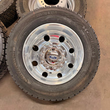 Load image into Gallery viewer, Set of 6 OEM Alcoa 19.5" '05-'26 Ford F450 F550 Aluminum Wheels 225/70R19.5 HDR5