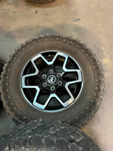 Load image into Gallery viewer, Set of Used '21-'26 Ford Bronco 18" Wheels on 275/70R18 Cooper ST Maxx Tires LT
