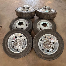 Load image into Gallery viewer, Set of OEM '05-'26 Ford F450 F550 Alcoa 19.5" Wheels 225/70R19.5 Continental G