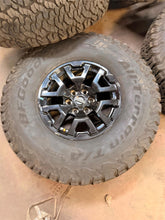 Load image into Gallery viewer, Set of 5 Used 17" OEM Ford Bronco Raptor Black Rims 37/12.50R17 BFGoodrich AT LT