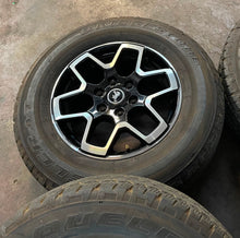 Load image into Gallery viewer, Set of 5 OEM Used 18" '21-'24 Ford Bronco Rims on 255/70R18 Bridgestone Tires LT