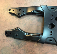 Load image into Gallery viewer, Used OEM 5th Wheel Gooseneck Hitch Prep Package Fits '23-'26 Ford F250 F350 F450