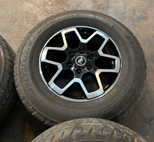 Load image into Gallery viewer, Set of 5 OEM Used 18" '21-'24 Ford Bronco Rims on 255/70R18 Bridgestone Tires LT