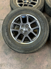 Load image into Gallery viewer, OEM '19-'26 Jeep Gladiator Wrangler 18" Used Wheels 255/70R18 Mismatch Tires LT
