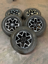 Load image into Gallery viewer, Set of 5 Used 18" '21-'26 Ford Bronco OEM Wheels on 255/70R18 Bridgestone AT LT

