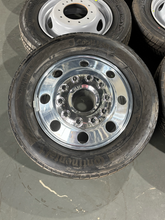Load image into Gallery viewer, Set of 6 OEM Alcoa 19.5" '05-'26 Ford F450 F550 Aluminum Wheels 225/70R19.5 HSR5
