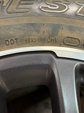 Load image into Gallery viewer, OEM '19-'26 Jeep Gladiator Wrangler 18" Used Wheels 255/70R18 Mismatch Tires LT
