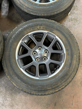 Load image into Gallery viewer, OEM '19-'26 Jeep Gladiator Wrangler 18" Used Wheels 255/70R18 Mismatch Tires LT
