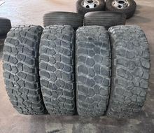 Load image into Gallery viewer, OEM '20-'26 Jeep Gladiator Wrangler 17" Used Wheels 255/75R17 BFGoodrich M/T LT
