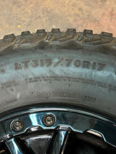 Load image into Gallery viewer, Set of Five Used 17&quot; Gloss Black &#39;21-&#39;25 Ford Bronco Rims Goodyear 315/70R17 LT
