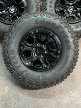 Load image into Gallery viewer, Set of Five Used 17&quot; Gloss Black &#39;21-&#39;25 Ford Bronco Rims Goodyear 315/70R17 LT
