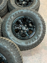 Load image into Gallery viewer, Set of Five Used 17&quot; Gloss Black &#39;21-&#39;25 Ford Bronco Rims Goodyear 315/70R17 LT
