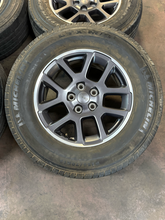 Load image into Gallery viewer, OEM '19-'26 Jeep Gladiator Wrangler 18" Used Wheels 255/70R18 Mismatch Tires LT
