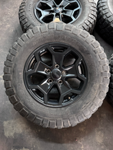 Load image into Gallery viewer, OEM '20-'26 Jeep Gladiator Wrangler 17" Used Wheels 255/75R17 BFGoodrich M/T LT

