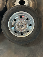 Load image into Gallery viewer, Set of x6 Used OEM '05-'26 ALCOA Ford F450 F550 Wheels on 225/70R19.5 Tires LT
