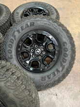 Load image into Gallery viewer, Set of 5 Used 17" '21-'26 Ford Bronco Sasquatch Black Rims 315/70R17 Goodyear LT
