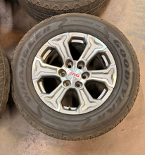Load image into Gallery viewer, Set of 4 Used 18" OEM '00-'26 GMC Sierra 1500 Grey Machined Wheels 265/65R18 LT
