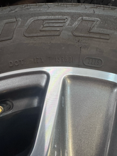 Load image into Gallery viewer, OEM '05-'26 Ford F-250 F-350 Used 10480 Wheels 275/70R18 Bridgestone AT Tires LT
