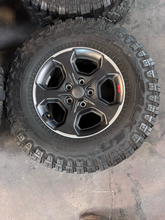 Load image into Gallery viewer, OEM '20-'26 Jeep Gladiator &amp; Wrangler 17" Used Wheels on 285/70R17 Falken M/T LT
