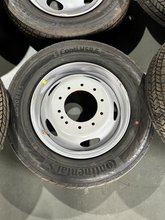 Load image into Gallery viewer, Set of 6 OEM Alcoa 19.5" '05-'26 Ford F450 F550 Aluminum Wheels 225/70R19.5 HSR5
