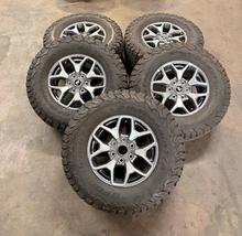 Load image into Gallery viewer, Set of 5 Used '21-'26 Ford Bronco 17" Grey Machined Rims 285/70R17 BFGoodrich LT
