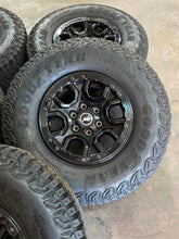 Load image into Gallery viewer, Set of Five Used 17&quot; Gloss Black &#39;21-&#39;25 Ford Bronco Rims 315/70R17 Goodyear LT
