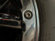 Load image into Gallery viewer, Set of Five Used 17&quot; Gloss Black &#39;21-&#39;25 Ford Bronco Rims 315/70R17 Goodyear LT
