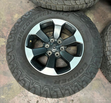 Load image into Gallery viewer, Set of 4 Used OEM 18&quot; &#39;19-&#39;25 Dodge RAM 1500 Wheels on 275/70R18 Cooper Tires LT
