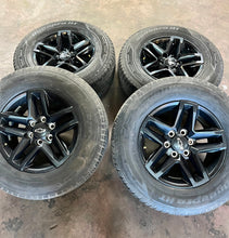 Load image into Gallery viewer, Set of Four Used 18&quot; &#39;00-&#39;25 Chevy Silverado 1500 Rims 265/70R18 Hankook HT LT
