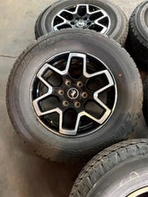 Load image into Gallery viewer, Set of 5 New Takeoff 18" 21-'26 Ford Bronco Wheels on 255/70R18 Bridgestone LT
