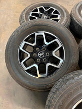 Load image into Gallery viewer, Set of 5 Used Takeoff 18" 21-'26 Ford Bronco Wheels on 255/70R18 Bridgestone LT
