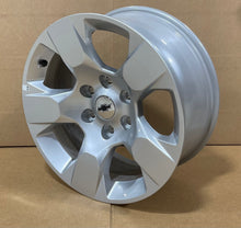 Load image into Gallery viewer, Set of x4 Used 18&quot; &#39;00-&#39;25 Silverado 1500 / &#39;19-&#39;25 RAM 1500 Silver Rims Wheels
