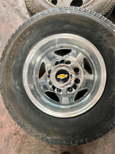 Load image into Gallery viewer, Set of 6 Used &#39;11-&#39;25 Chevrolet 3500 Dually 17&quot; Rims 235/80R17 Michelin Tire LT
